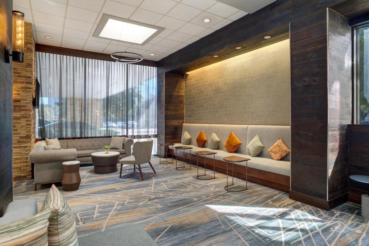 Houston Marriott North Hotell Eksteriør bilde