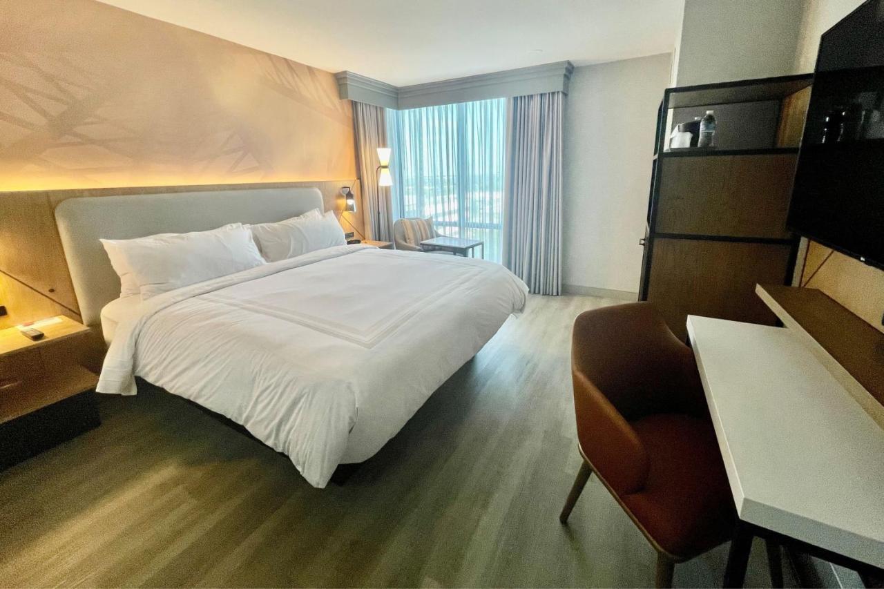 Houston Marriott North Hotell Eksteriør bilde