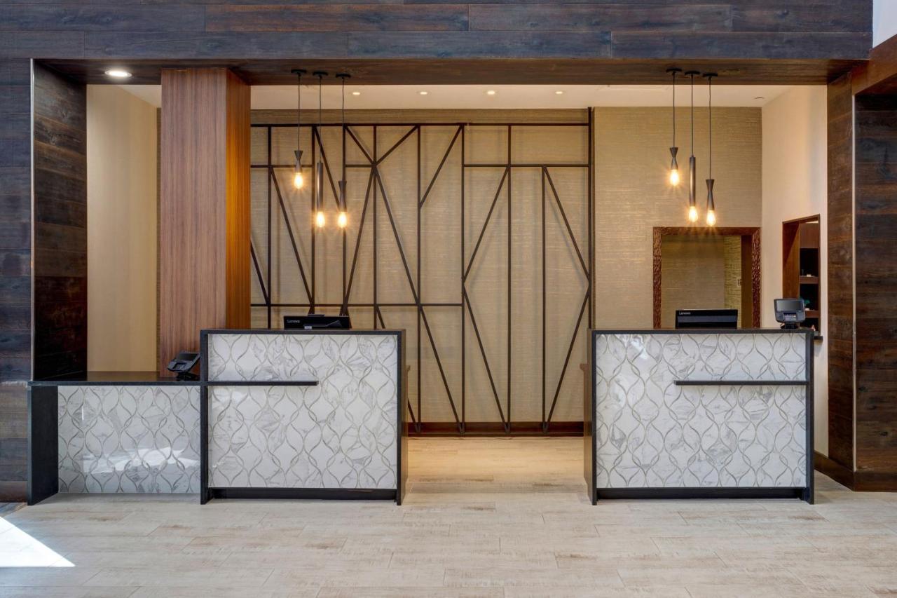 Houston Marriott North Hotell Eksteriør bilde