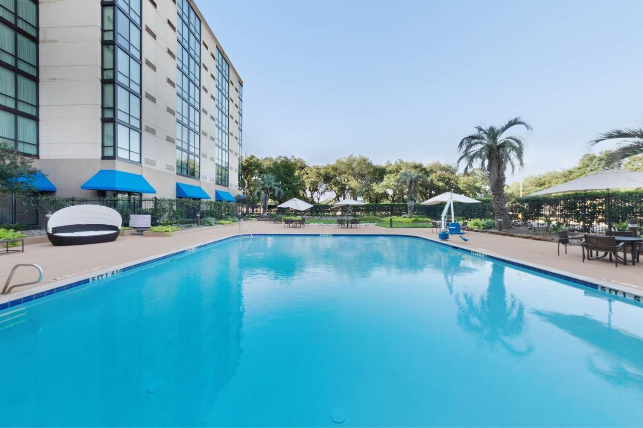 Houston Marriott North Hotell Eksteriør bilde