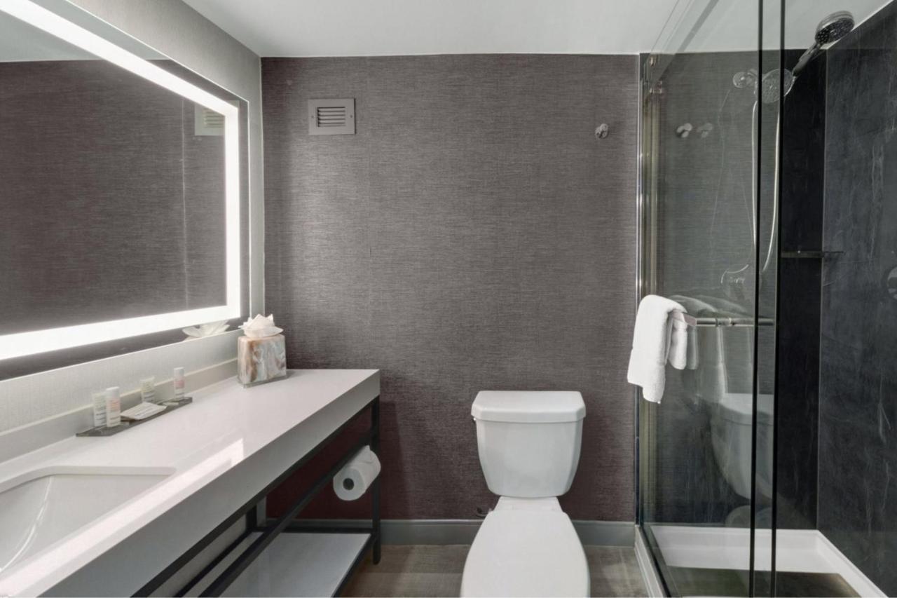 Houston Marriott North Hotell Eksteriør bilde
