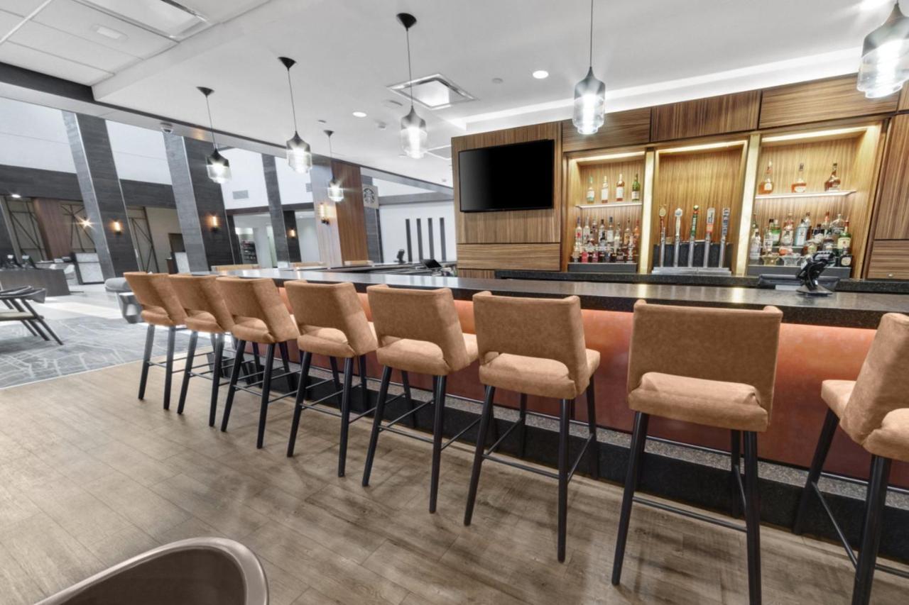 Houston Marriott North Hotell Eksteriør bilde