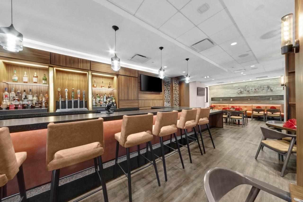 Houston Marriott North Hotell Eksteriør bilde