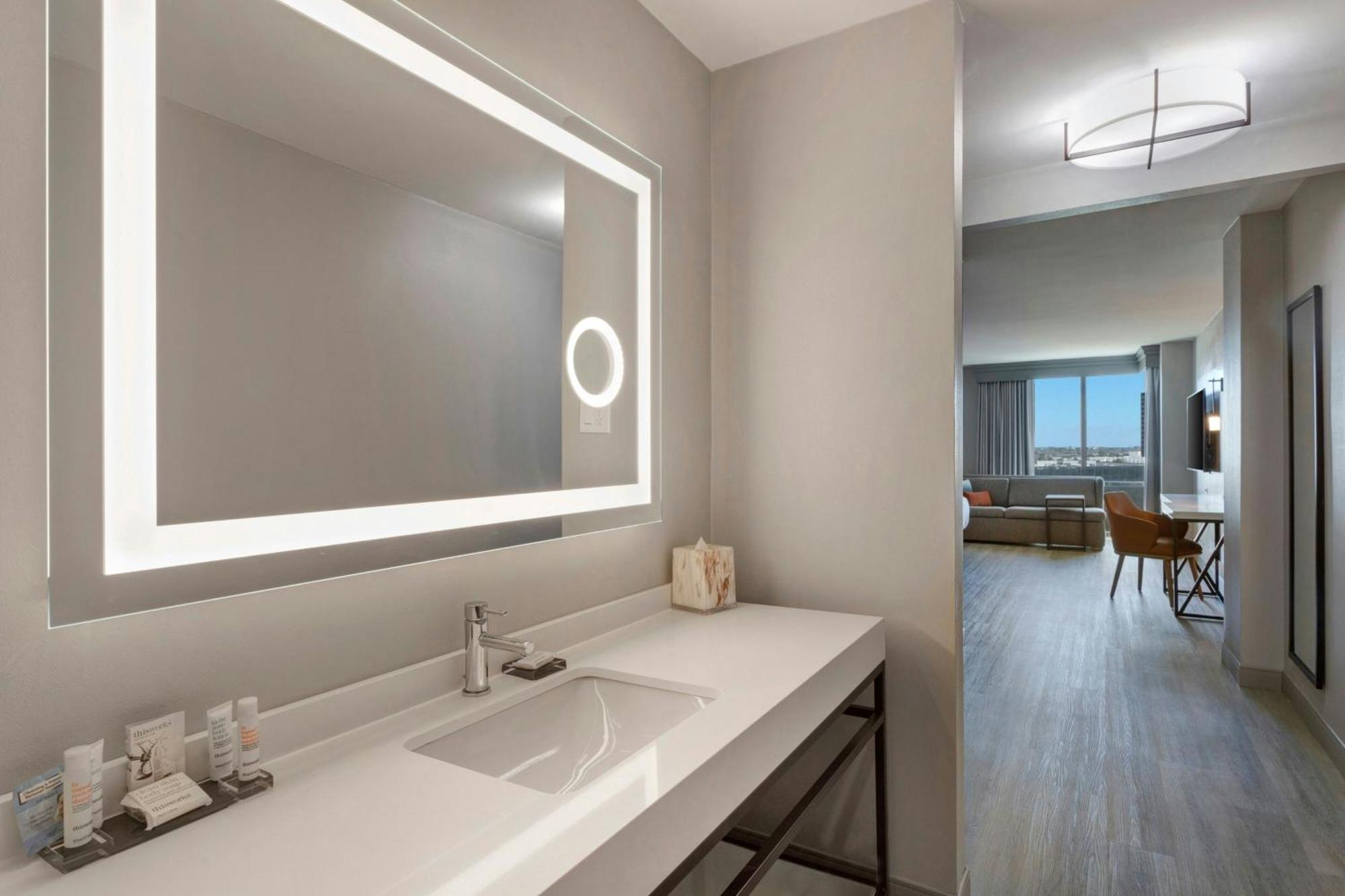 Houston Marriott North Hotell Eksteriør bilde